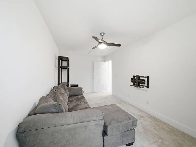 201 Marbella Grove Ct — Photo 33