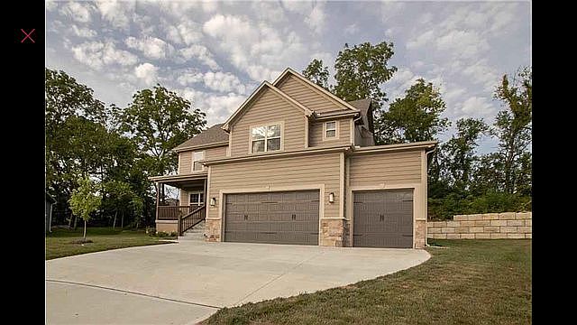 1st image of 1402 NW Burr Oak Ct
