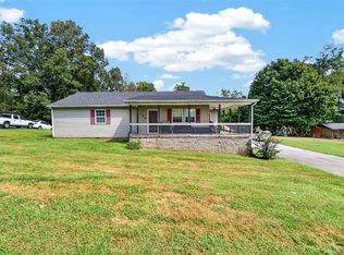 104 Bluegrass Dr, Scottsville, KY 42164