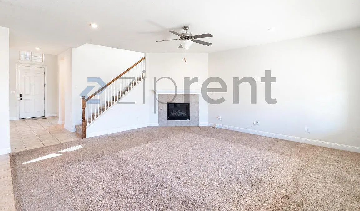 4 bed, 3.5 bath, 3808 sqft, $3,300 — Photo 3