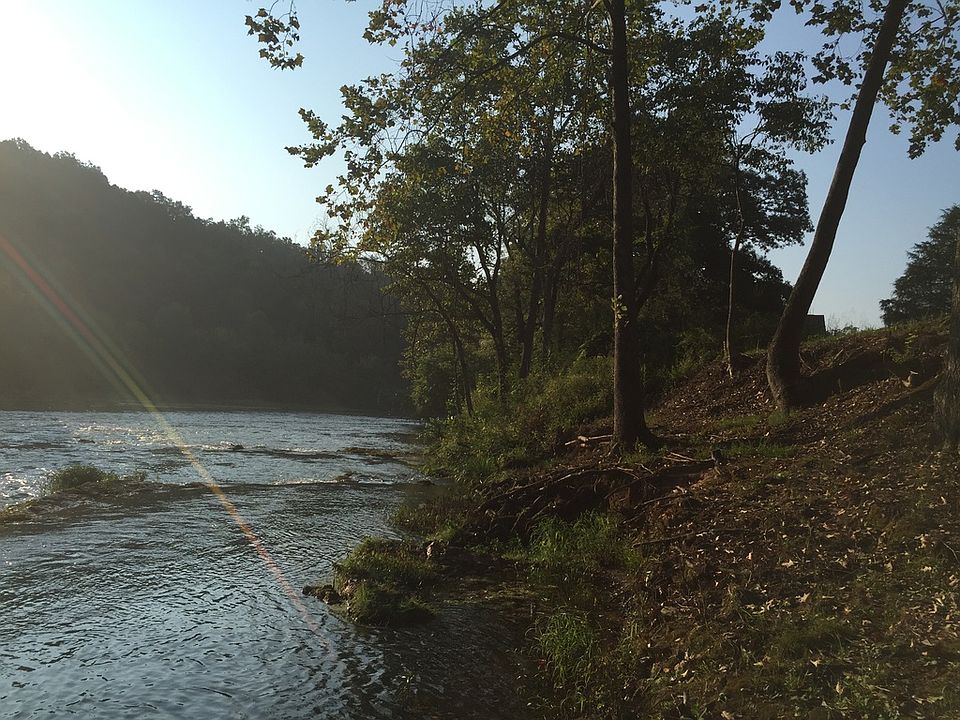 2nd image of 852 Spring Valley Dr