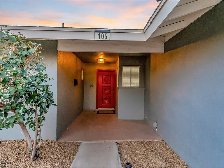 105 Marigold Ln — Photo 5