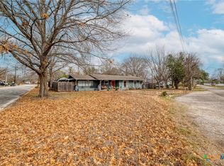 1233 Orange St, Lockhart, TX 78644