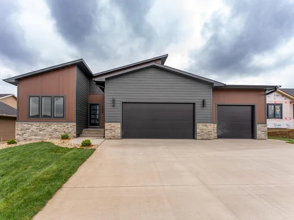 8413 E Spearfish Ct, Court Sioux Falls, SD 57110
