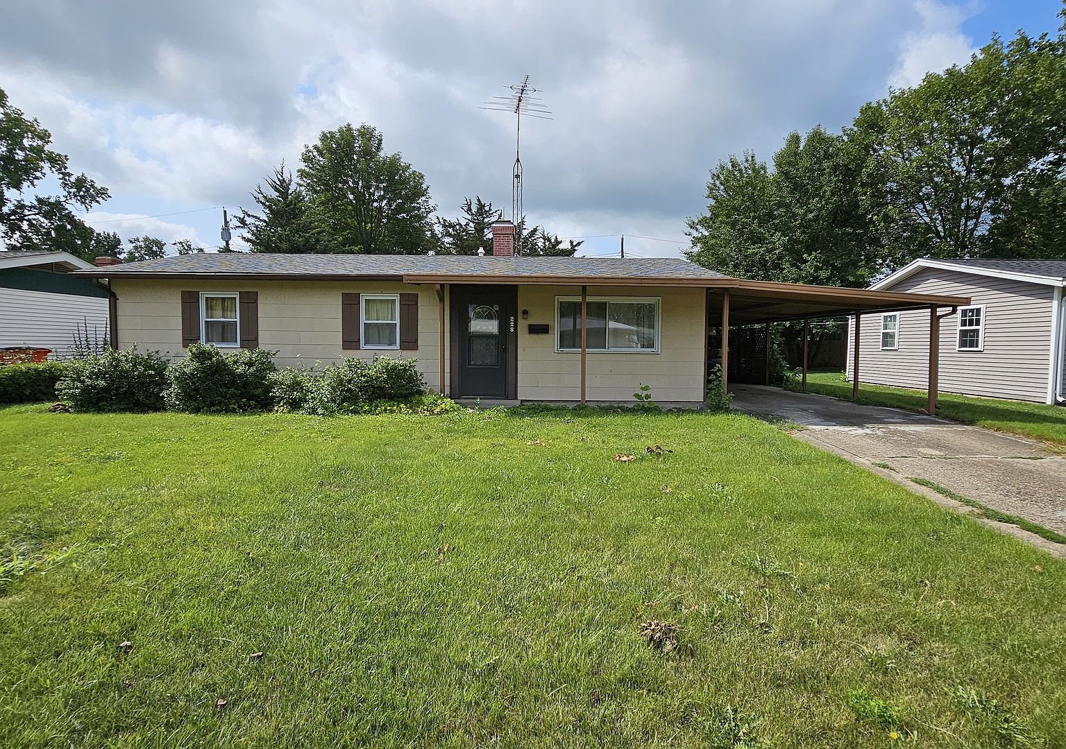 228 Tyler Dr, Arcola, IL 61910 Zillow