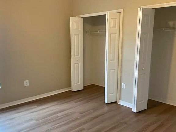 5th image of 1029 Derbyshire Dr