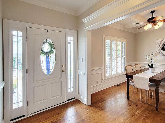4th image of 470 Magdala Pl