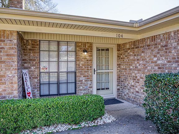 2nd image of 104 Cypress Dr