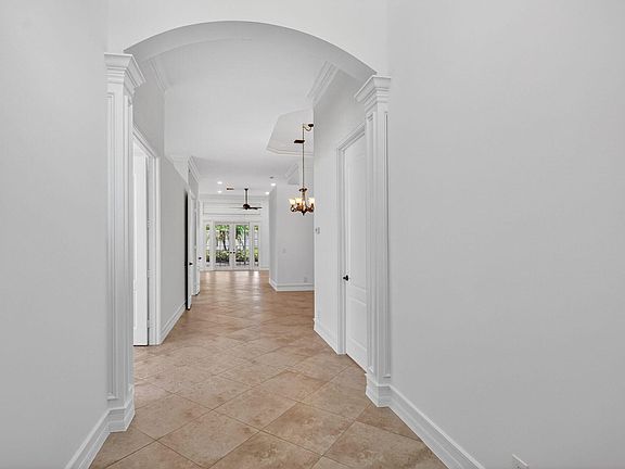 5th image of 7200 Veneto Drive