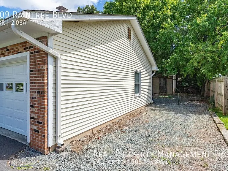 209 Raintree Blvd — Photo 45