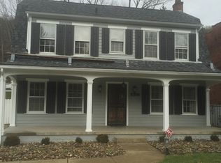 1142 Spring Valley Dr, Huntington, WV 25701