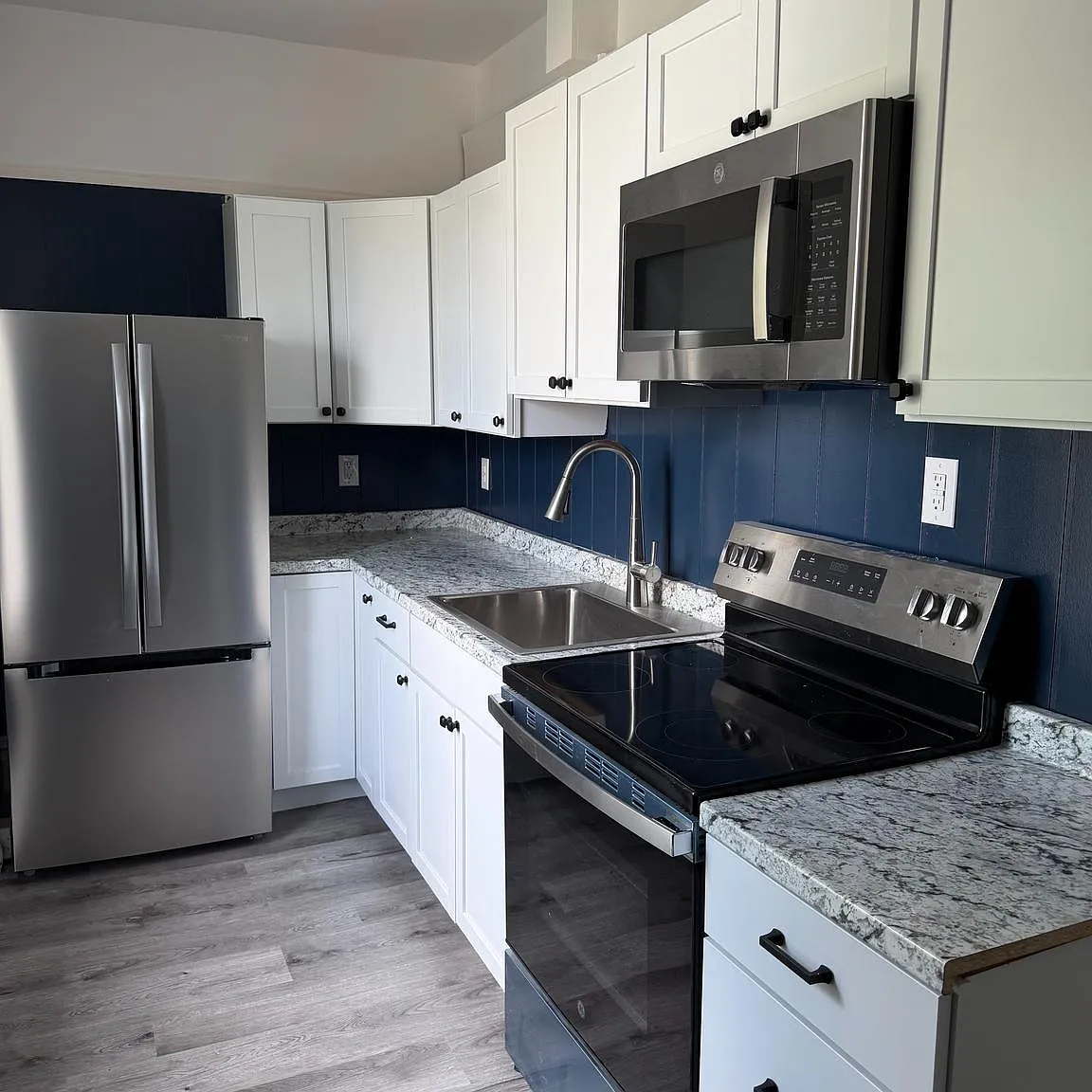 2 bed, 700 sqft, $1,295 — Photo 2