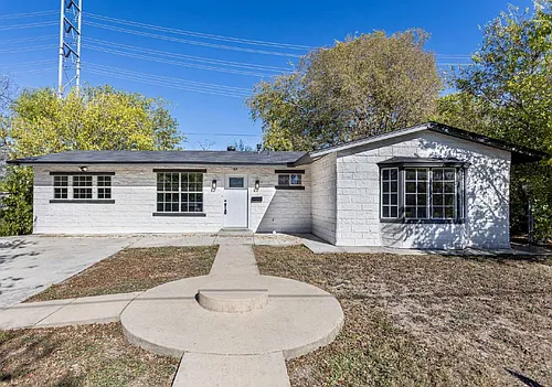97 Denton Dr Photo 1