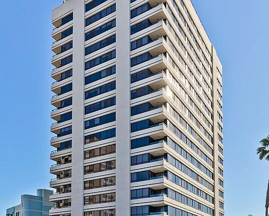 3rd image of 10350 Wilshire Blvd APT 702