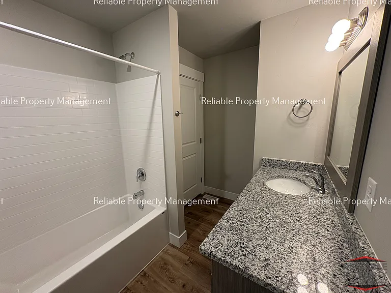 2015 Lawrence Ln #1401 — Photo 4