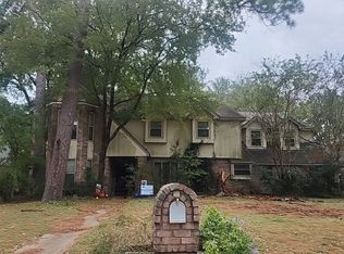 8207 Hollyleaf Dr, Spring, TX 77379