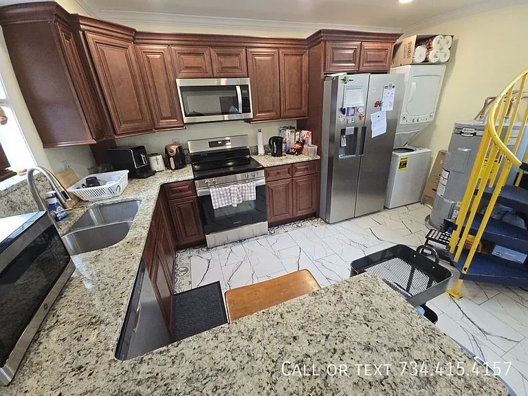 536 Walnut St #1 — Photo 13