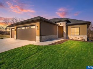 9134 Marbella Dr, Lincoln, NE 68520