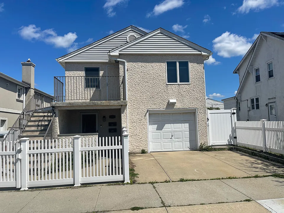 521 E Broadway #2