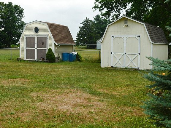 4th image of 601 Antwerp Dr