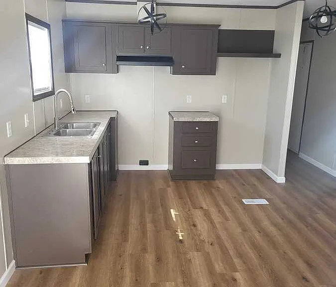 217 Eastwood Dr — Photo 2