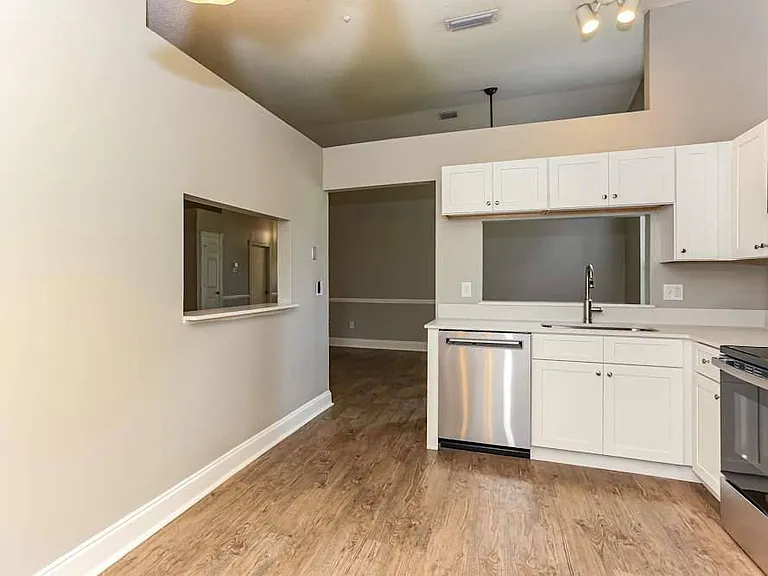 8779 Hammond Forest Dr — Photo 5