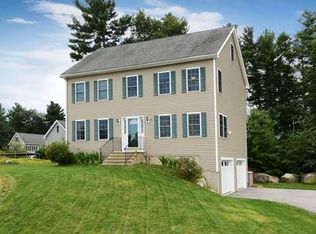 4 Hemingway Rd, Tyngsboro, MA 01879