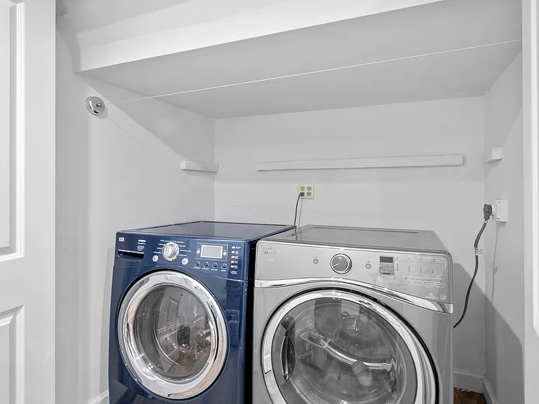 332 E 54th St #1BC — Photo 8