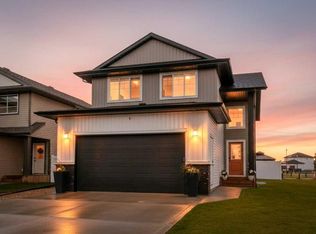58 N Bardwell Way, Sylvan Lake, AB T4S0V4