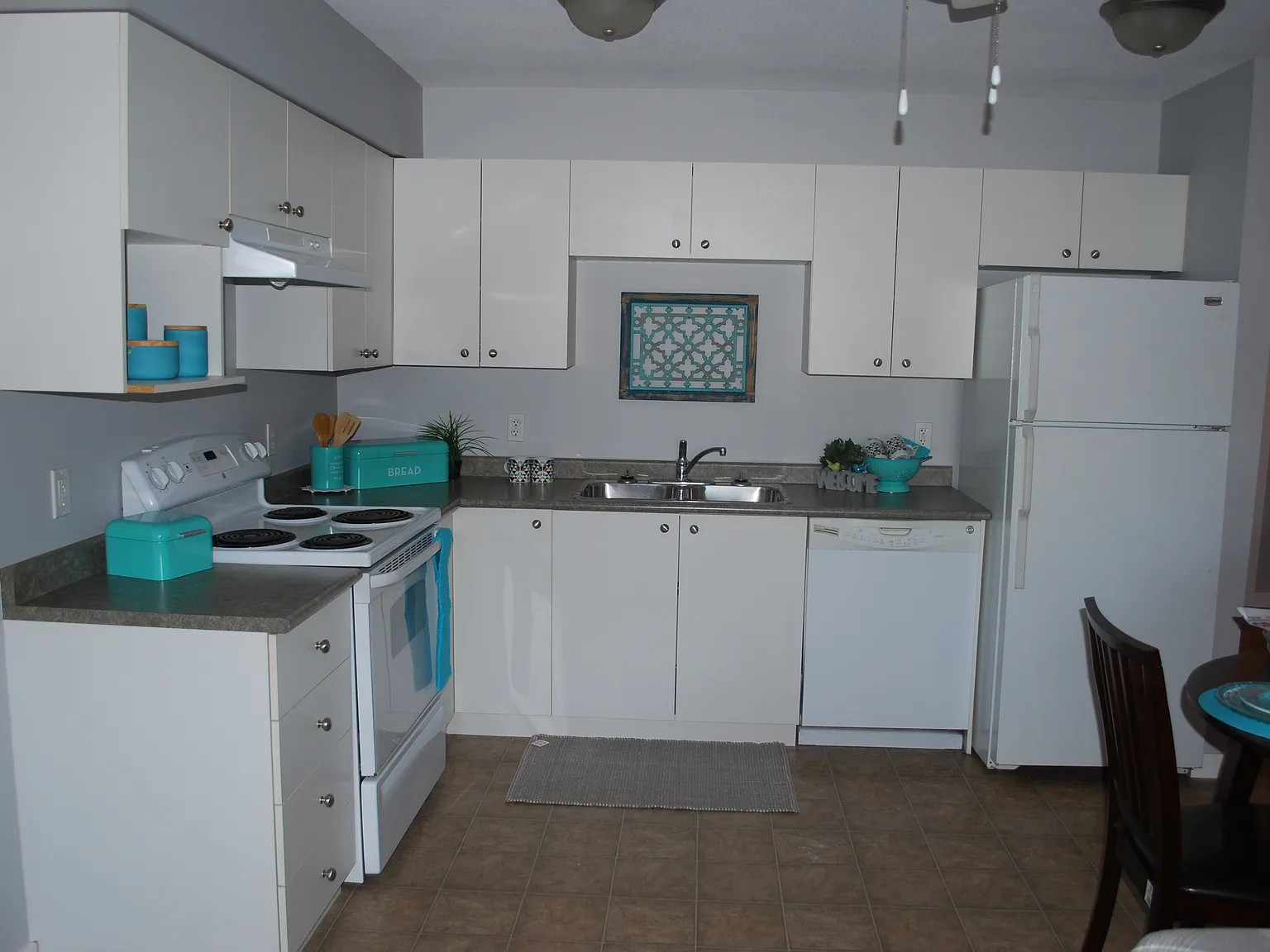 Tuscany Manor — Photo 2