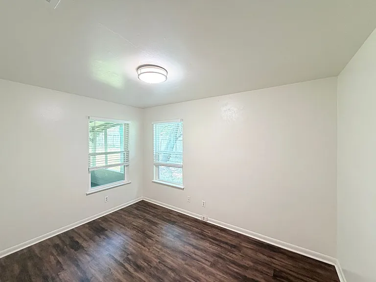 8701 Parkfield Dr — Photo 19