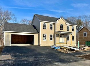 8 Saddleback Dr, Nashua, NH 03060