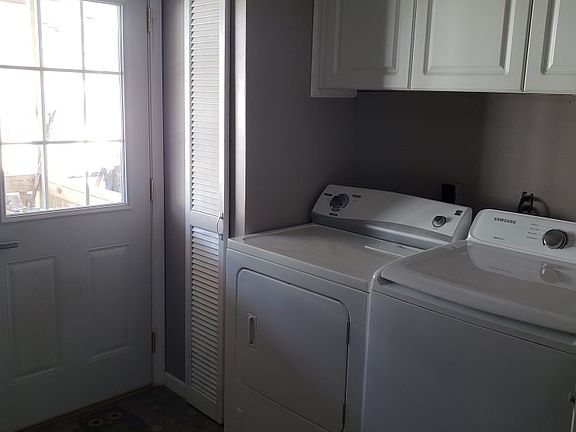 3rd image of 5 Ironwood Dr