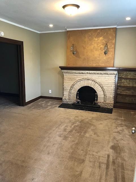 1st image of 742 NE 15th St