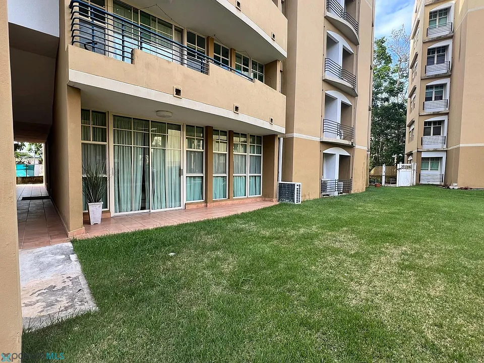 Edif. 5 Cond. Valle Santa Cecilia #101