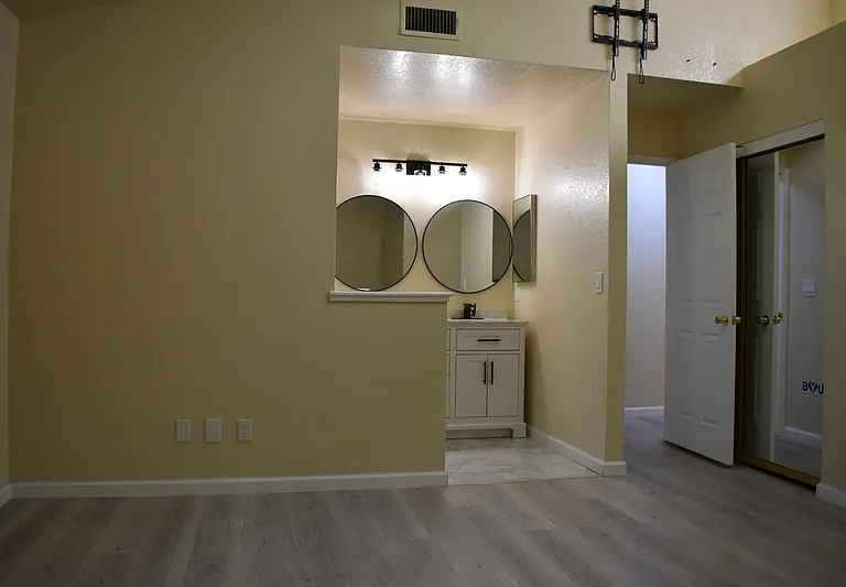 4790 Winona Way — Photo 15