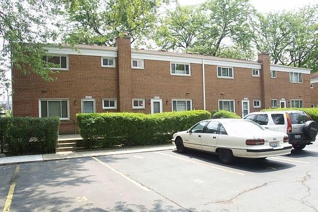 2nd image of 1055 Peterson Ave Unit C