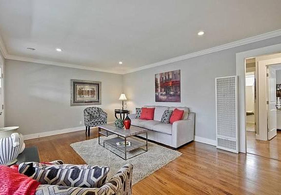 4th image of 352 Azalia Dr