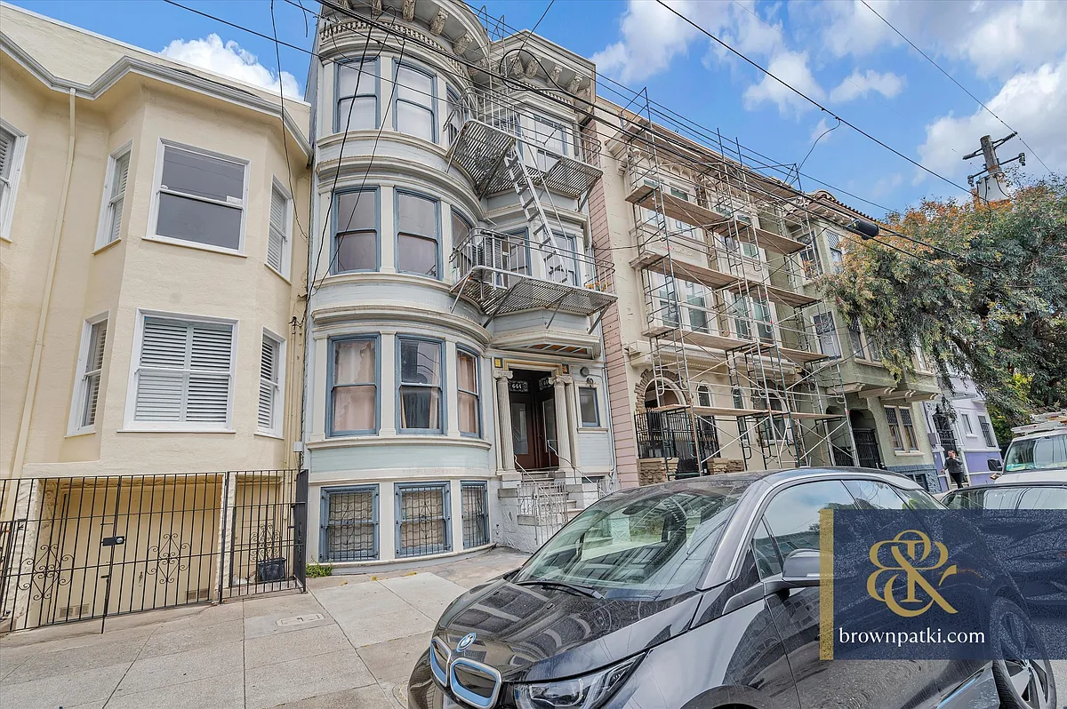 Building Photo - 642 Cole St #1