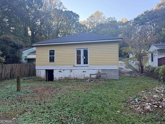 3rd image of 879 Edwin Pl NW