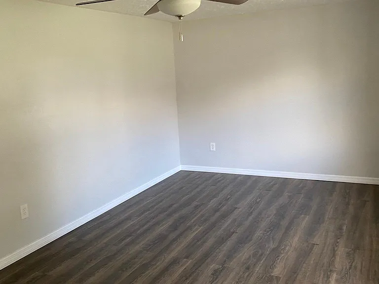4250 Las Vegas Dr — Photo 13
