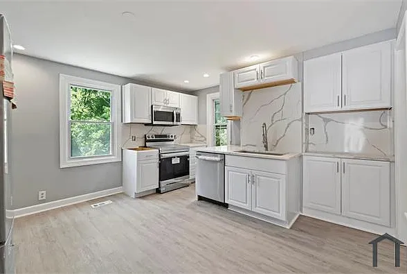 3 bed, 1416 sqft, $2,500 — Photo 2