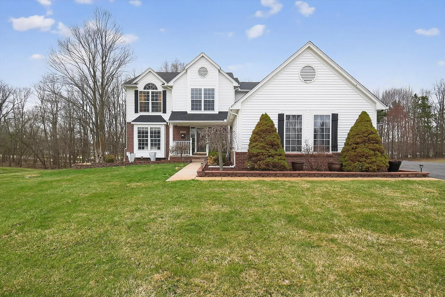 7233 N Lake Orchard Dr photo 1