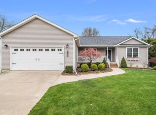 13277 Golden Cir, Fenton, MI 48430