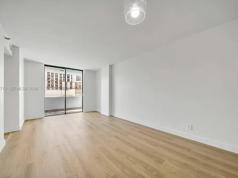 501 SW 1st St #502 — Photo 3