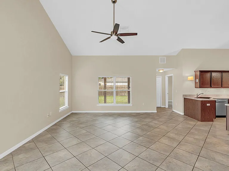 1422 Saffron Trl — Photo 10