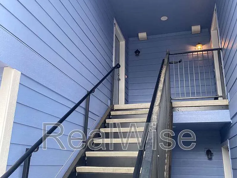 224 Cheryl Ln #9 — Photo 2