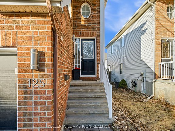 2nd image of 125 Castle Glen Cres