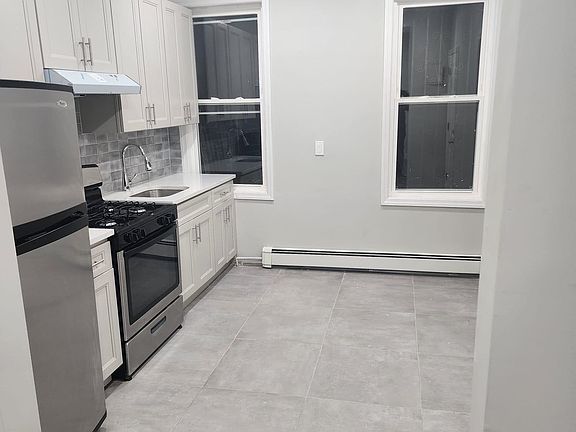 3rd image of 281 Communipaw Ave APT 3