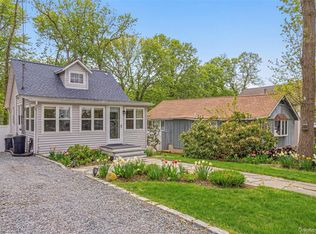66 Chestnut Ave, Setauket, NY 11733